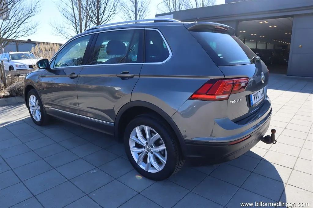 Volkswagen Tiguan 2.0 TDI 4Motion 150hk Aut Drag 1 ägare Svensksåld Backkamera, bild 9 av 12