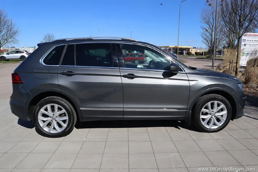Volkswagen Tiguan 2.0 TDI 4Motion 150hk Aut Drag 1 ägare Svensksåld Backkamera, bild 7 av 12
