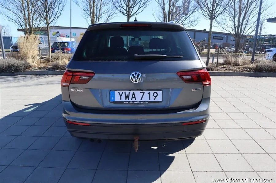 Volkswagen Tiguan 2.0 TDI 4Motion 150hk Aut Drag 1 ägare Svensksåld Backkamera, bild 10 av 12