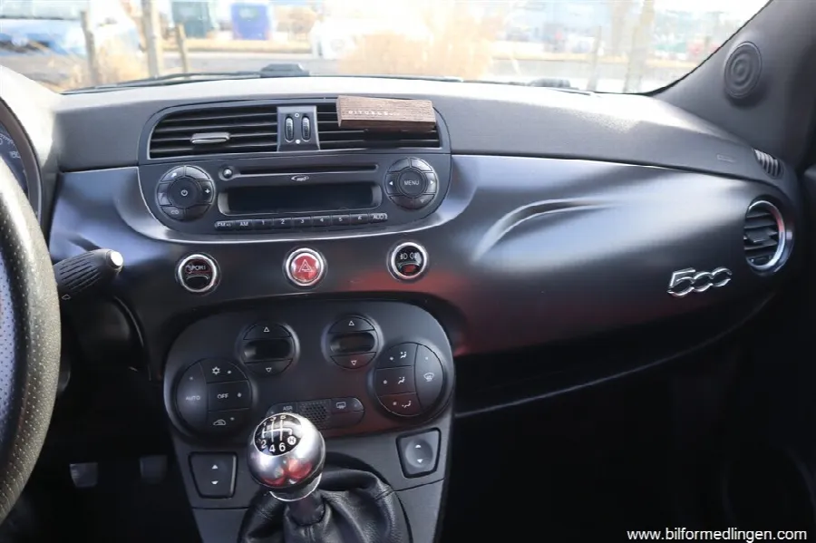 Fiat 500 1.4 16V FWD 100hk Skinn Svensksåld, bild 6 av 12