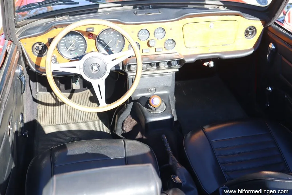 Triumph TR6 2.5 Skinnklädsel, bild 3 av 12