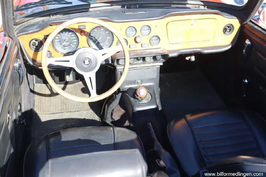 Triumph TR6 2.5 Skinnklädsel, bild 3 av 12