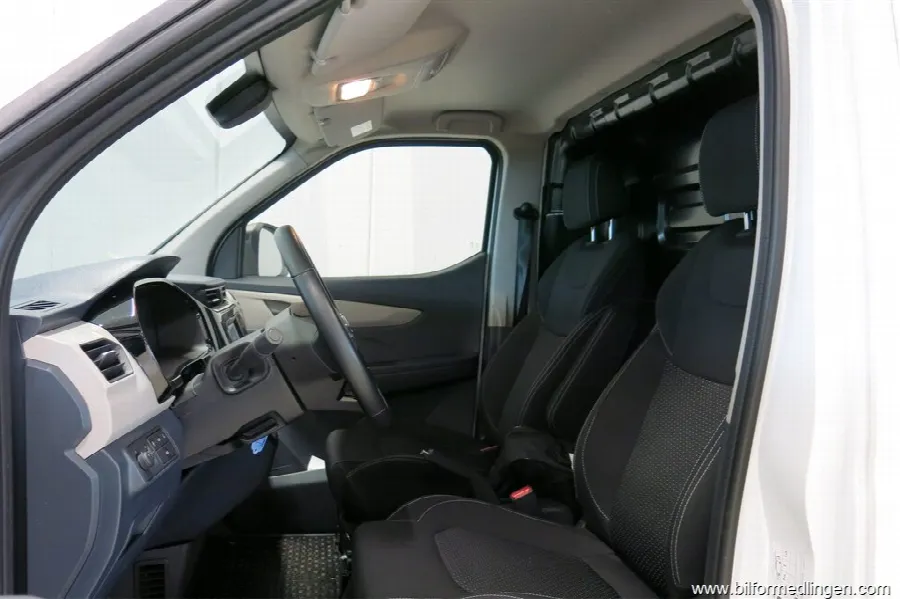 Maxus e-Deliver 3 LWB 52.5 kWh Demobil Momsbil, bild 6 av 12