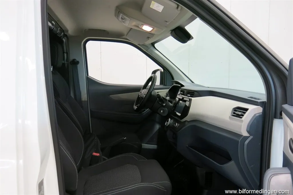 Maxus e-Deliver 3 LWB 52.5 kWh Demobil Momsbil, bild 8 av 12