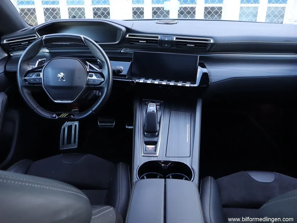 Peugeot 508 Hybrid4 PSE SW 360hk Plug-in Pano Focal 360, bild 7 av 12