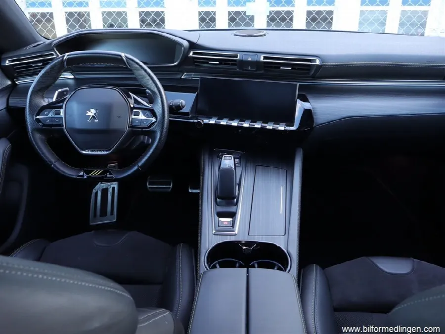 Peugeot 508 Hybrid4 PSE SW 360hk Plug-in Pano Focal 360, bild 7 av 12