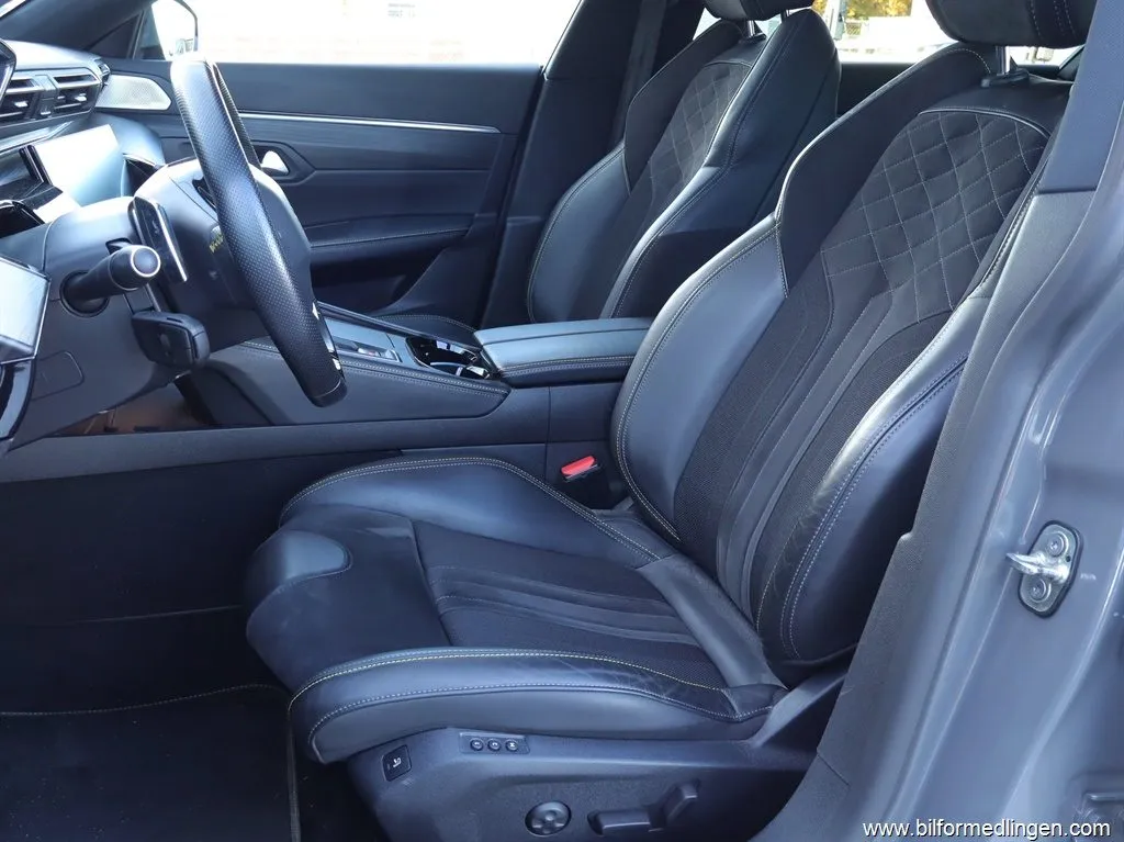 Peugeot 508 Hybrid4 PSE SW 360hk Plug-in Pano Focal 360, bild 6 av 12