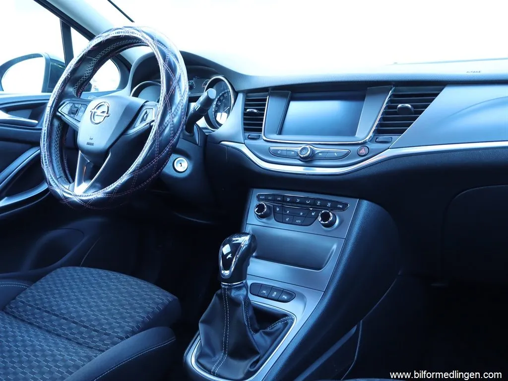 Opel Astra 1.4 ecoFLEX Kombi 125hk S/V-hjul, bild 9 av 12