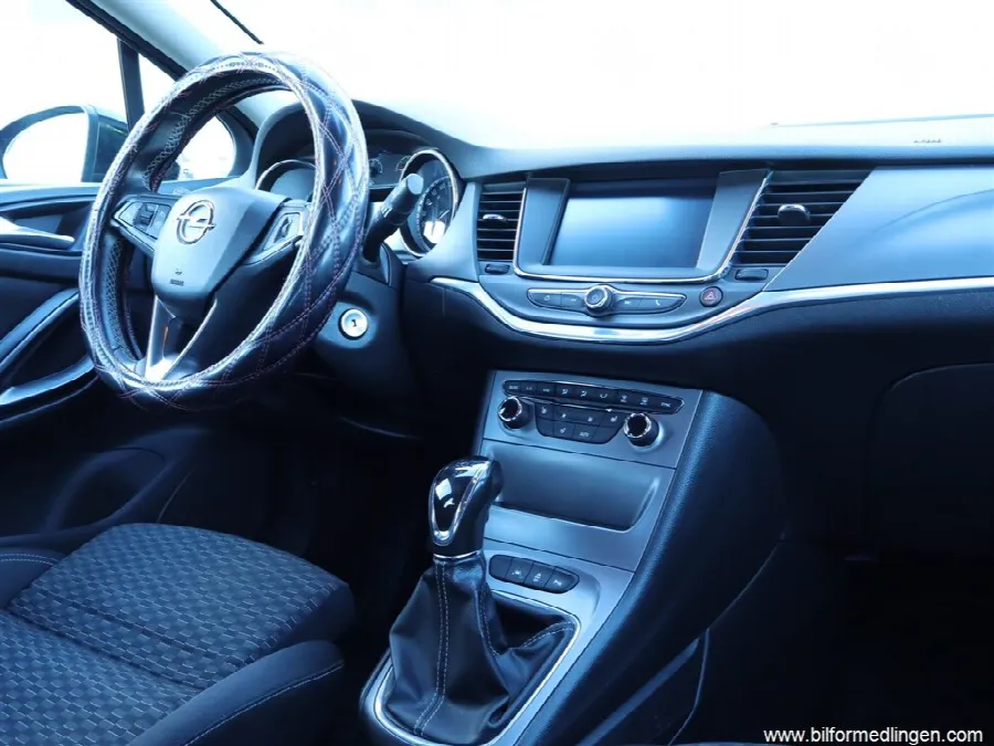 Opel Astra 1.4 ecoFLEX Kombi 125hk S/V-hjul, bild 9 av 12