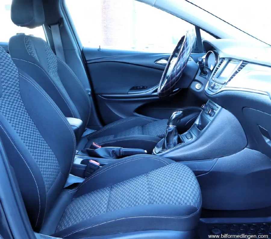 Opel Astra 1.4 ecoFLEX Kombi 125hk S/V-hjul, bild 5 av 12