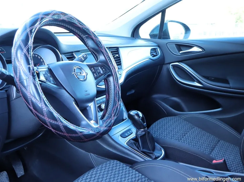Opel Astra 1.4 ecoFLEX Kombi 125hk S/V-hjul, bild 8 av 12
