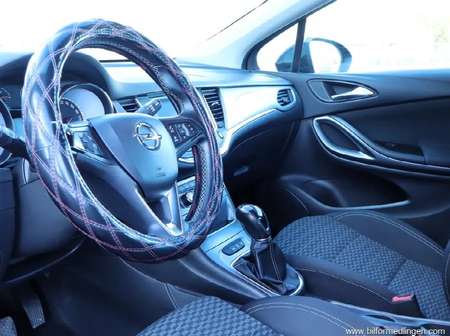 Opel Astra 1.4 ecoFLEX Kombi 125hk S/V-hjul, bild 8 av 12