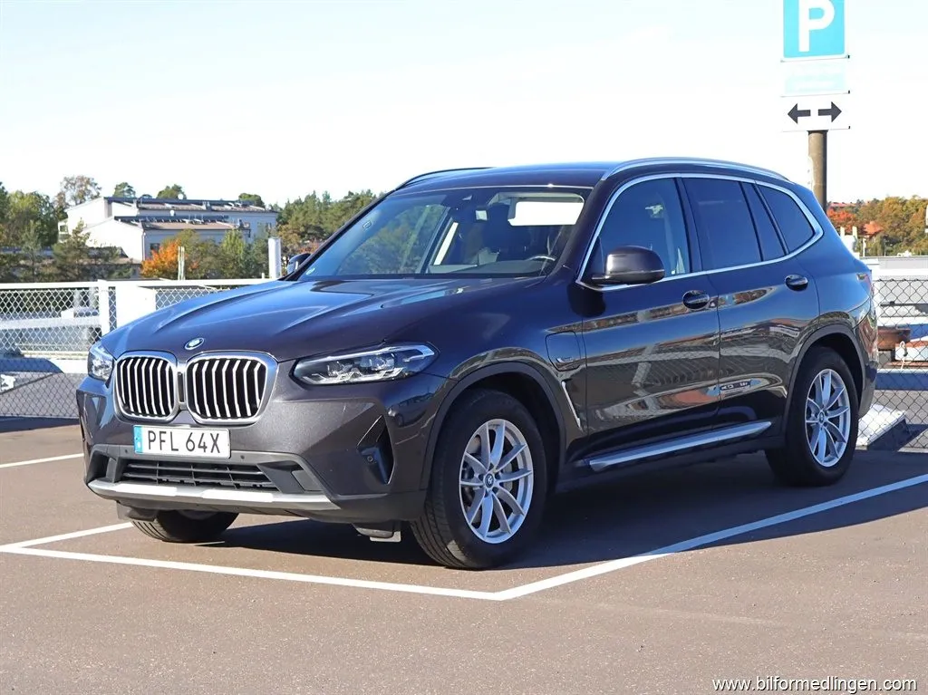 BMW X3 xDrive30e 292hk S/V-hjul Kamera Sensorer, bild 1 av 12