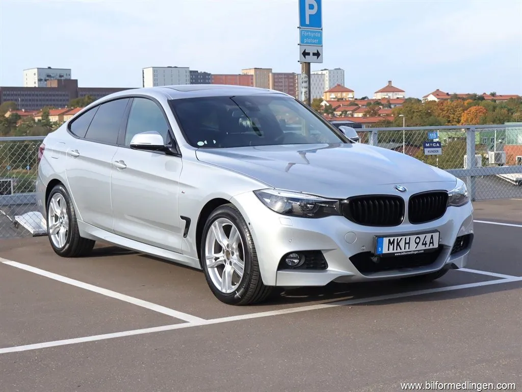 BMW 330 i xDrive GT 252hk M-sport HUD H/K Pano, bild 2 av 12