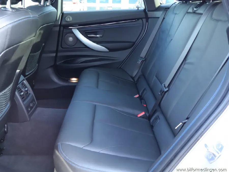 BMW 330 i xDrive GT 252hk M-sport HUD H/K Pano, bild 8 av 12