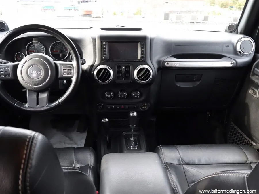 Jeep Wrangler 2.8 4WD 4-door Unlimited 200hk S/V-Hjul Drag, bild 6 av 12