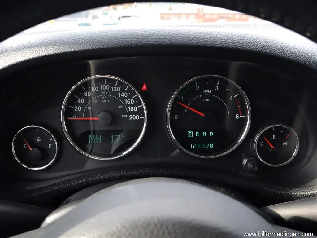 Jeep Wrangler 2.8 4WD 4-door Unlimited 200hk S/V-Hjul Drag, bild 9 av 12