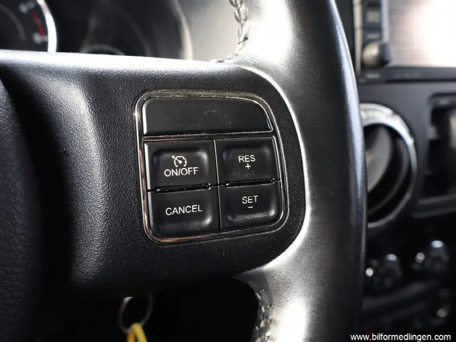 Jeep Wrangler 2.8 4WD 4-door Unlimited 200hk S/V-Hjul Drag, bild 10 av 12