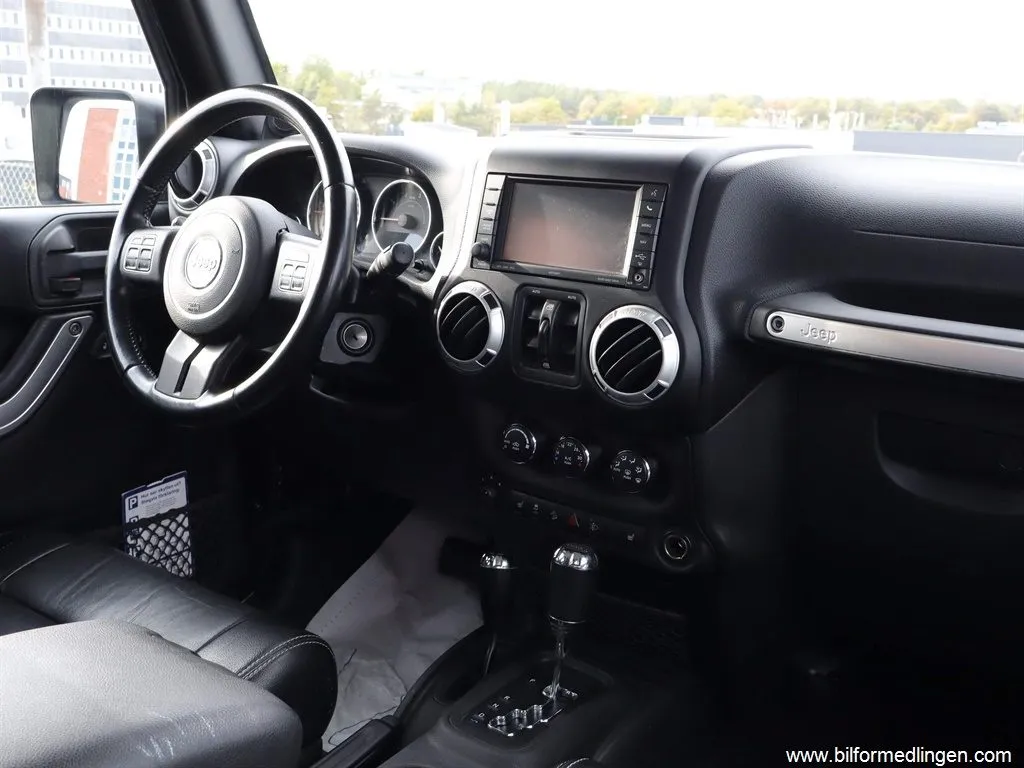 Jeep Wrangler 2.8 4WD 4-door Unlimited 200hk S/V-Hjul Drag, bild 7 av 12