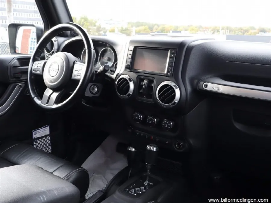 Jeep Wrangler 2.8 4WD 4-door Unlimited 200hk S/V-Hjul Drag, bild 7 av 12