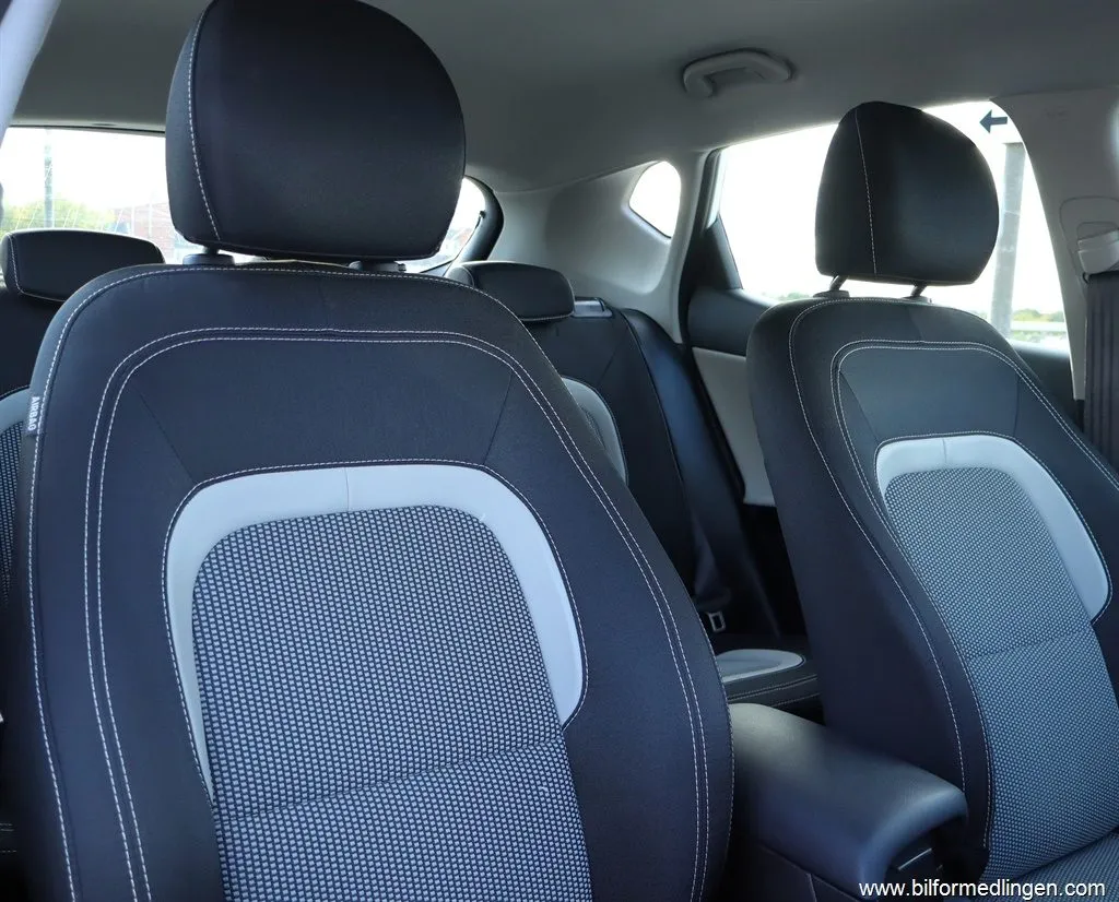 Kia Cee´d 1.6 GDI Automat Drag S/V-hjul Endast 5600 mil, bild 8 av 12