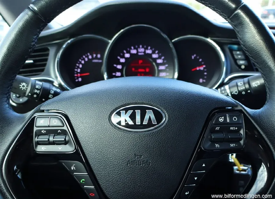 Kia Cee´d 1.6 GDI Automat Drag S/V-hjul Endast 5600 mil, bild 11 av 12