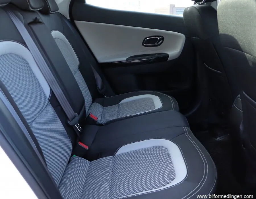 Kia Cee´d 1.6 GDI Automat Drag S/V-hjul Endast 5600 mil, bild 9 av 12