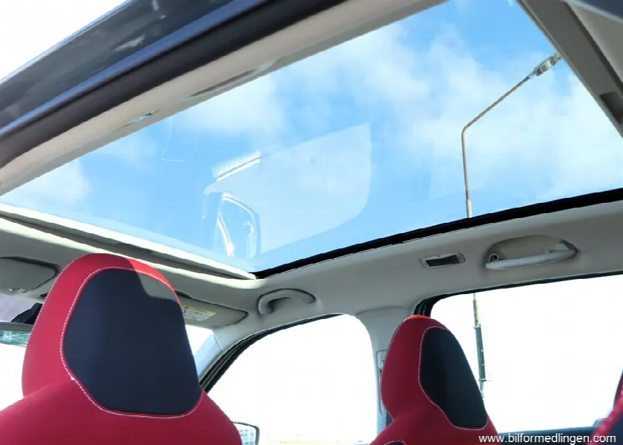 Skoda Fabia 1.2 TSI Monte Carlo Automat Navi Panorama, bild 10 av 12