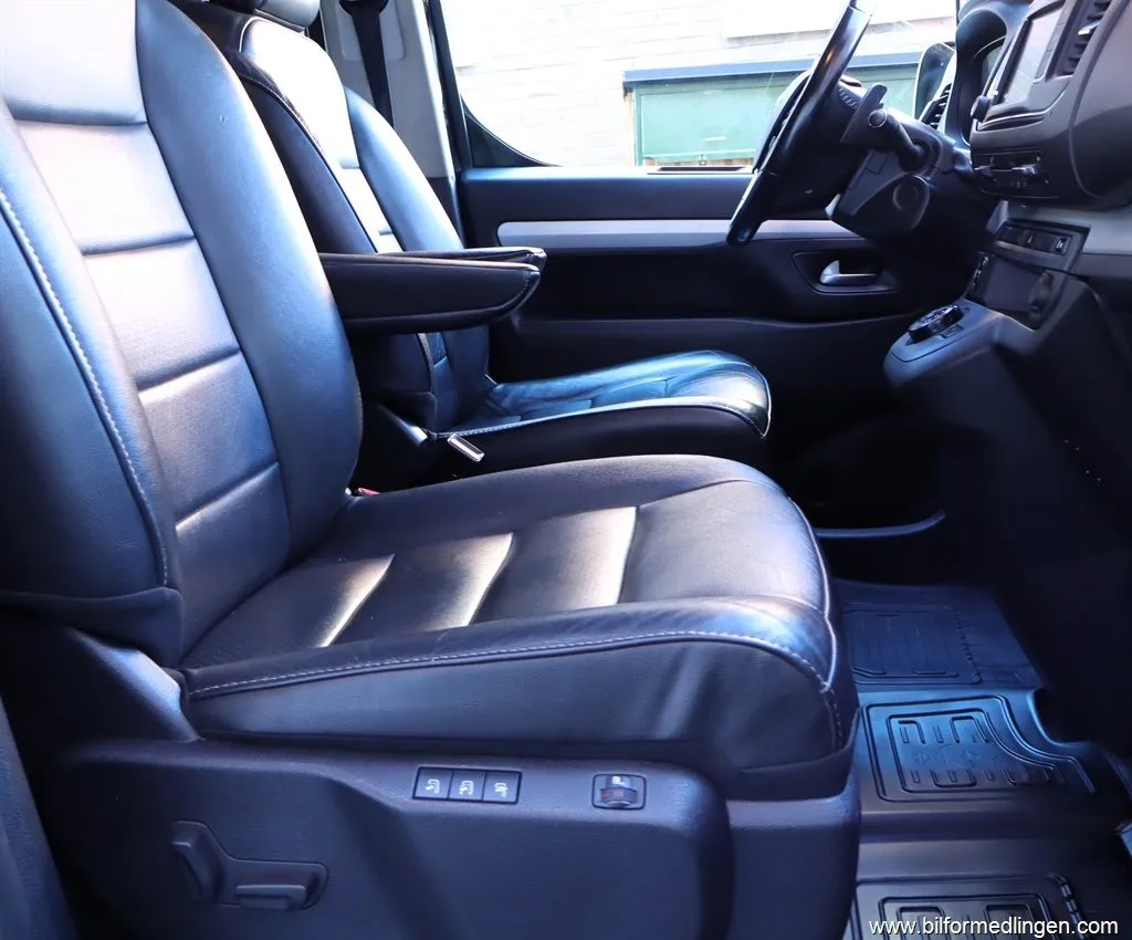 Toyota ProAce Verso 2.0 D-4D Värmare 8-sits Läder Automat, bild 8 av 12