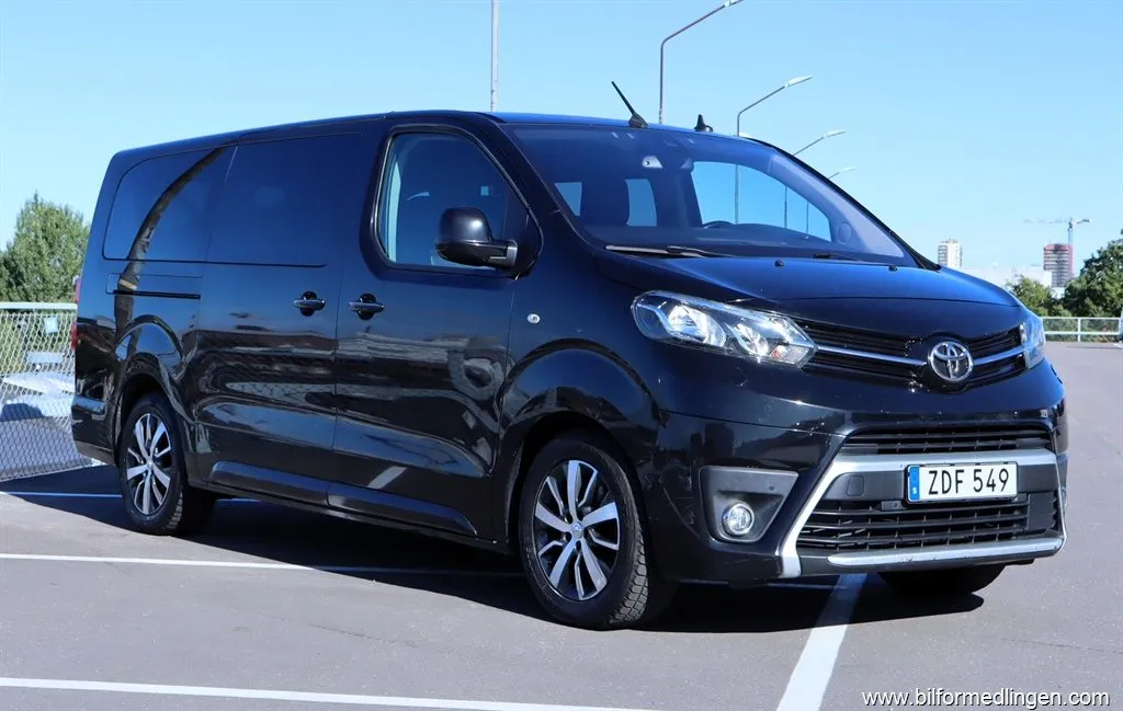 Toyota ProAce Verso 2.0 D-4D Värmare 8-sits Läder Automat, bild 2 av 12