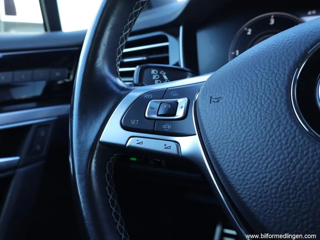 Volkswagen Touareg V6 TDI 4Motion 286hk R-line, Pano, HUD, Dynaudio, bild 11 av 12