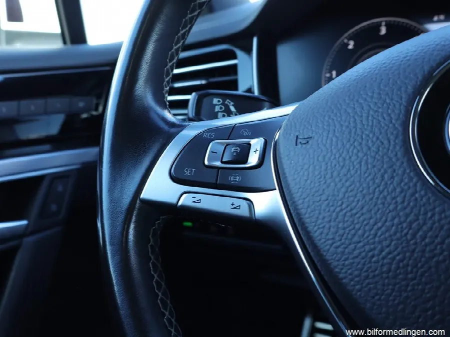 Volkswagen Touareg V6 TDI 4Motion 286hk R-line, Pano, HUD, Dynaudio, bild 11 av 12