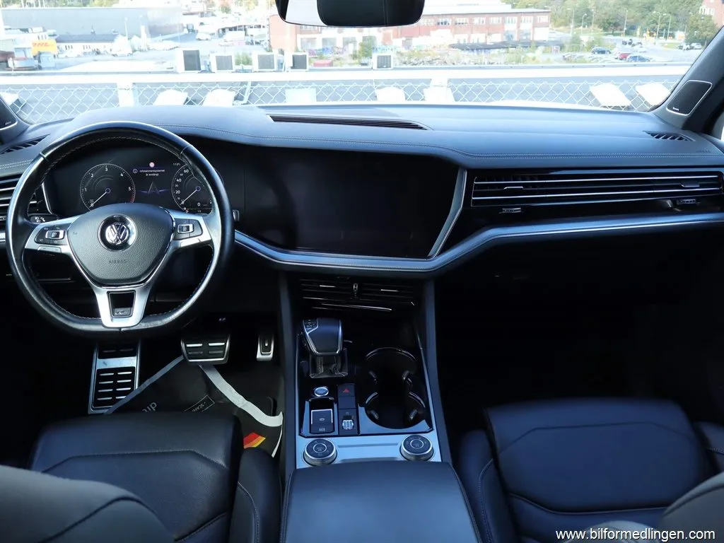 Volkswagen Touareg V6 TDI 4Motion 286hk R-line, Pano, HUD, Dynaudio, bild 7 av 12