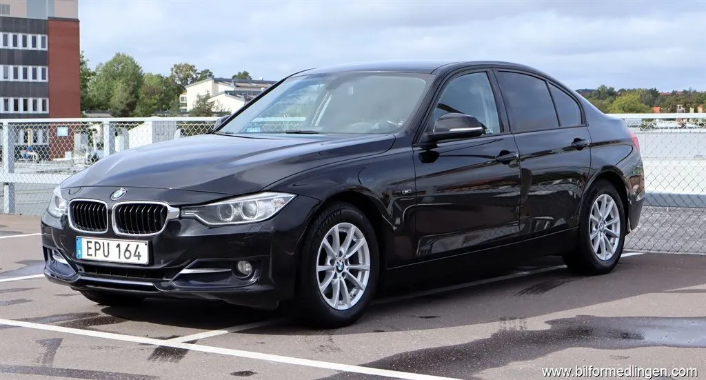 BMW 318 d Sedan Automat Navi Kamera, bild 2 av 12