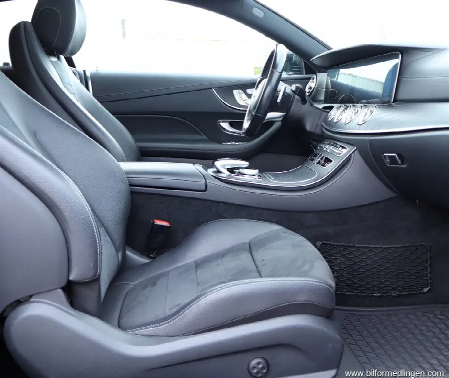 Mercedes-Benz E 220 d 4Matic Coupé AMG Pano S/V-hjul, bild 5 av 12