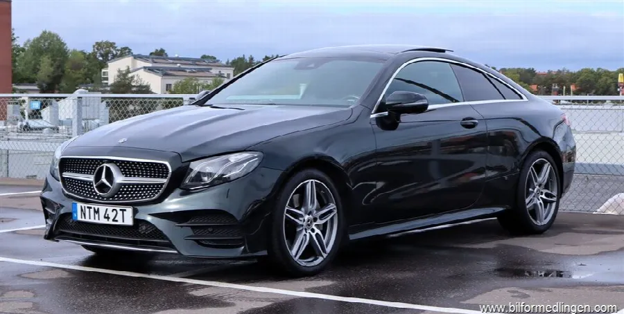 Mercedes-Benz E 220 d 4Matic Coupé AMG Pano S/V-hjul, bild 2 av 12