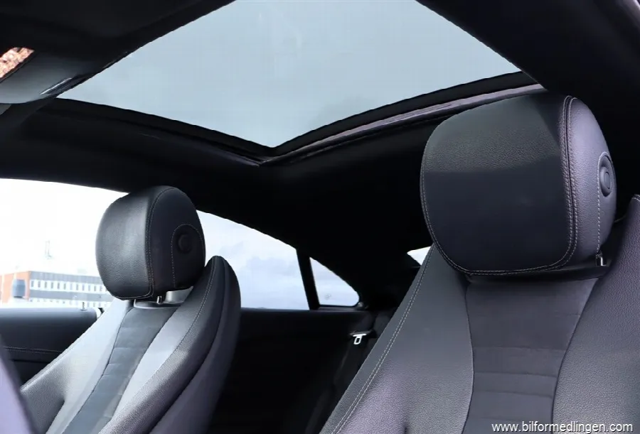 Mercedes-Benz E 220 d 4Matic Coupé AMG Pano S/V-hjul, bild 7 av 12