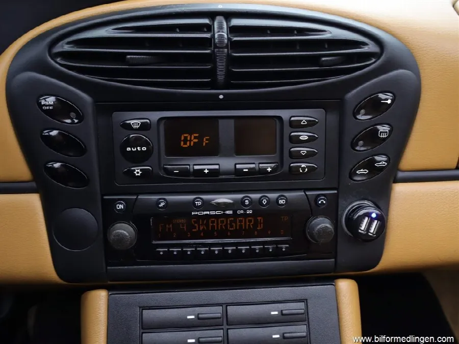 Porsche Boxster 220hk, 1 ägare sen 2012, El-manöverad sufflett, bild 10 av 12