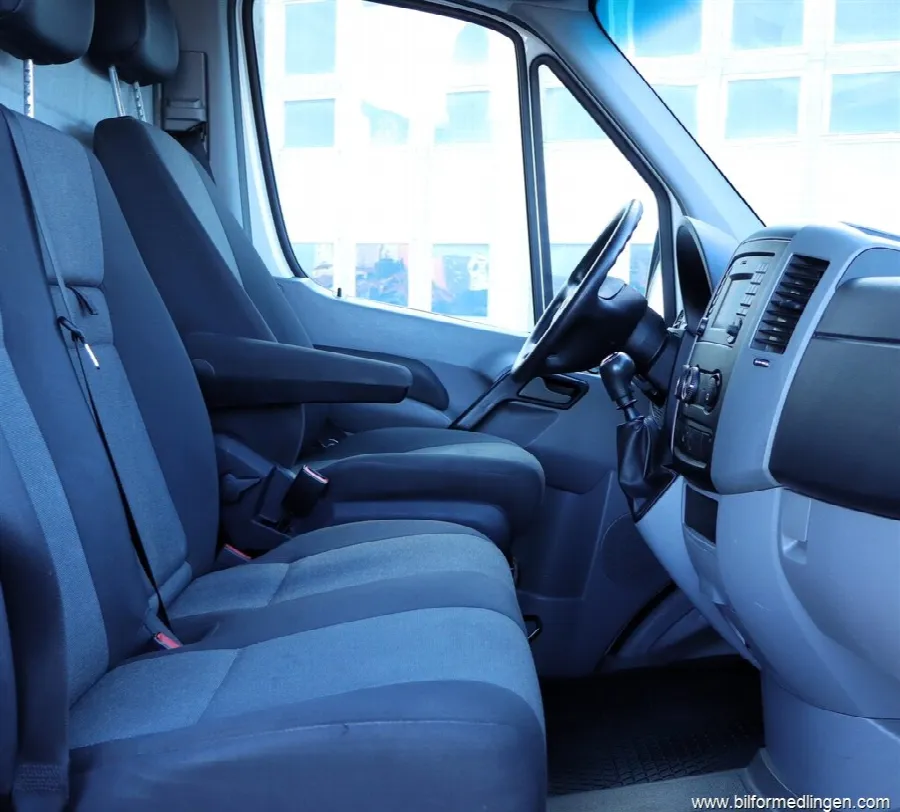 Volkswagen Crafter 2.0 TDI 35 Bakgavelyft/Nyservad/Moms/S+Vhjul, bild 6 av 12