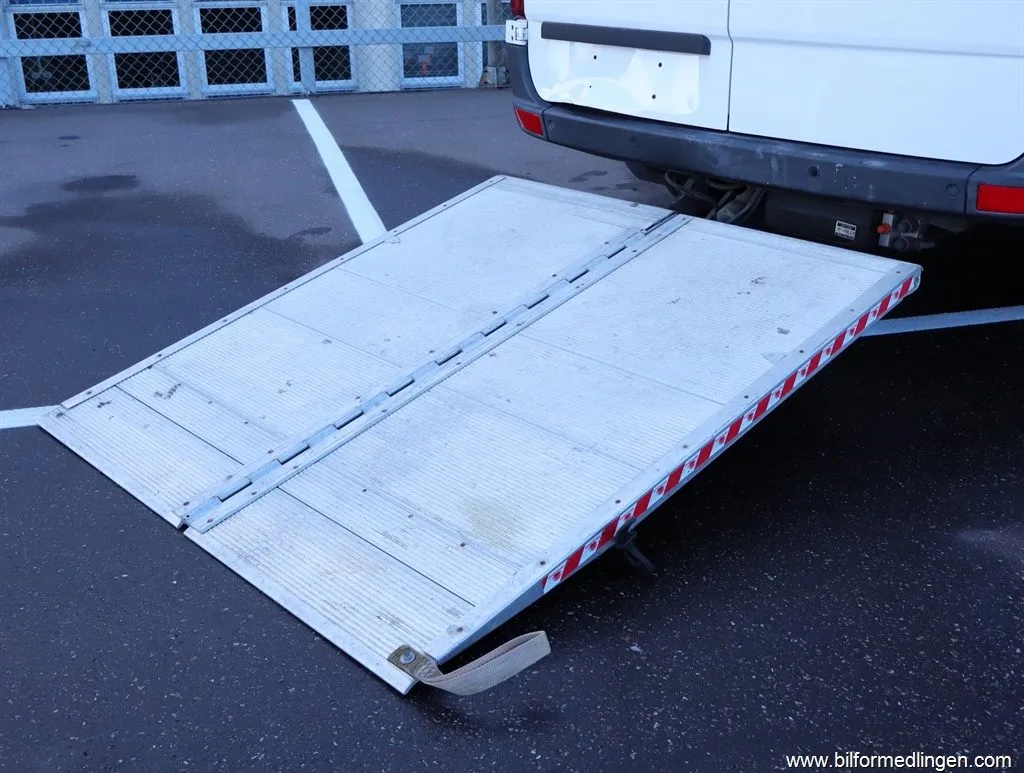 Volkswagen Crafter 2.0 TDI 35 Bakgavelyft/Nyservad/Moms/S+Vhjul, bild 3 av 12