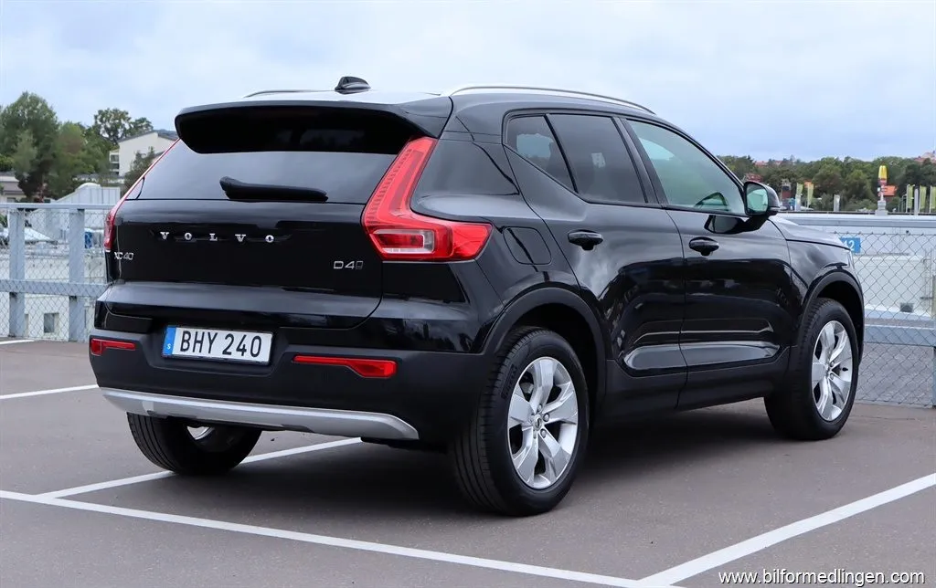 Volvo XC40 D4 AWD 190hk, bild 4 av 12