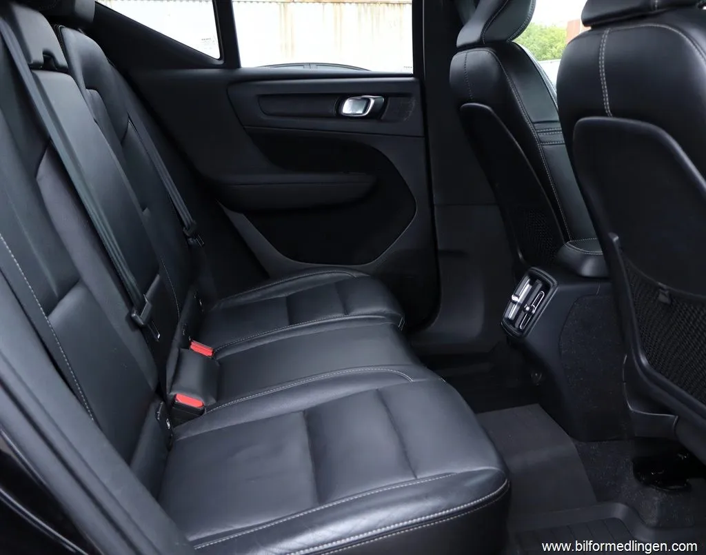 Volvo XC40 D4 AWD 190hk, bild 7 av 12