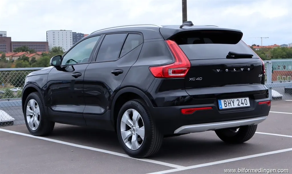 Volvo XC40 D4 AWD 190hk, bild 3 av 12