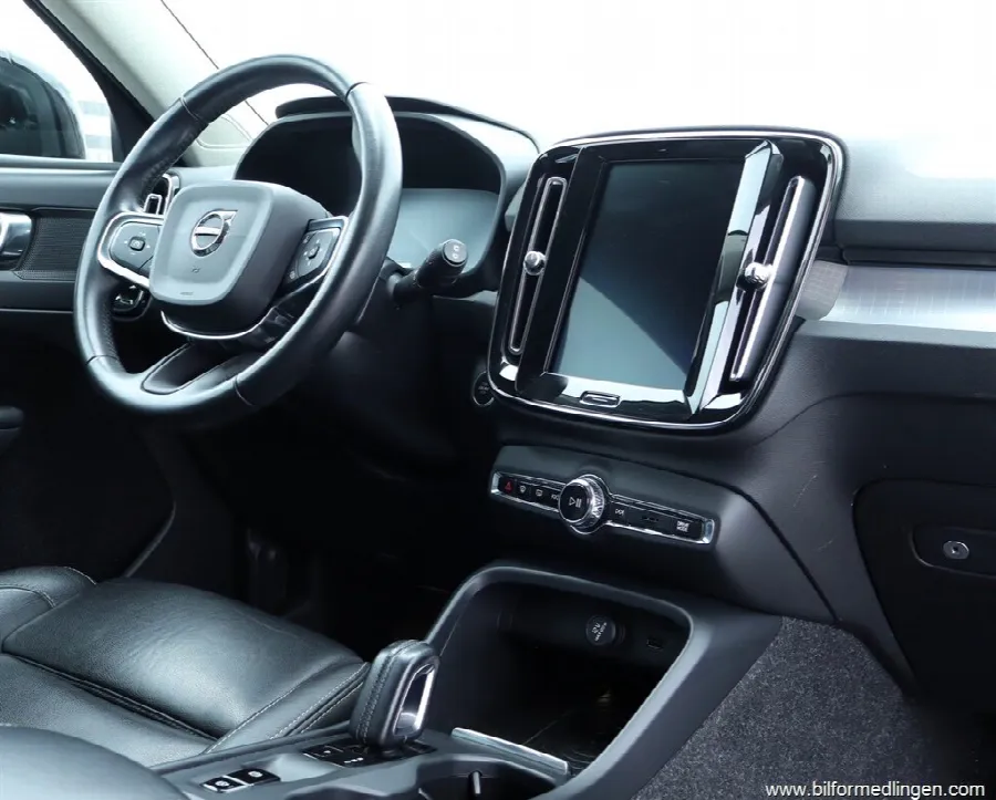 Volvo XC40 D4 AWD 190hk, bild 8 av 12