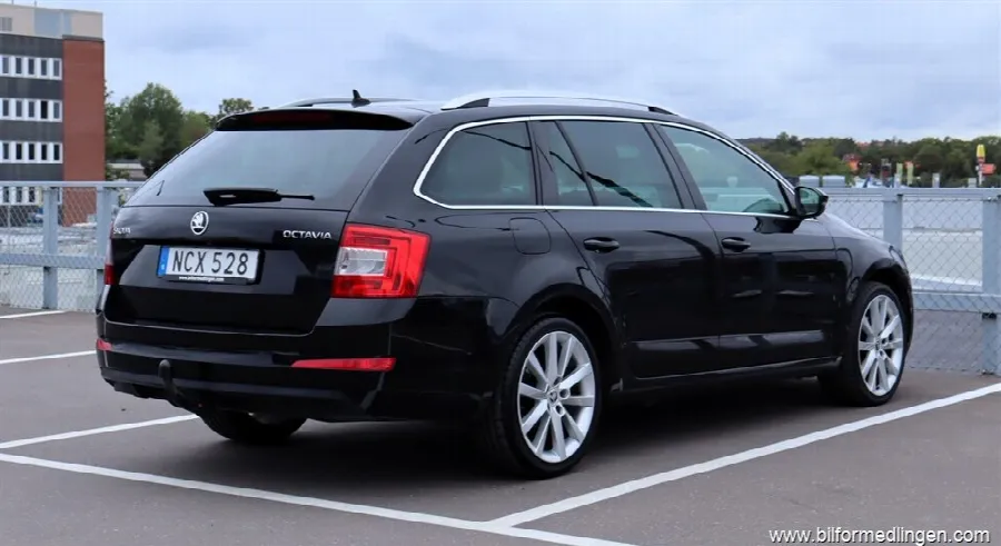Skoda Octavia Combi 2.0 TDI Aut S/V-hjul Nybytt kamrem, bild 3 av 12