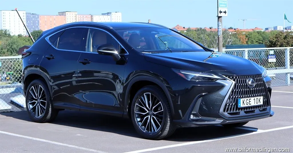Lexus NX 450h+ Luxury HeadUp/360/Läder/1 ägare/Moms, bild 2 av 12