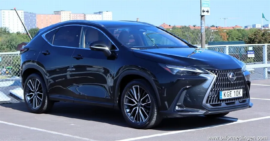 Lexus NX 450h+ Luxury HeadUp/360/Läder/1 ägare/Moms, bild 2 av 12