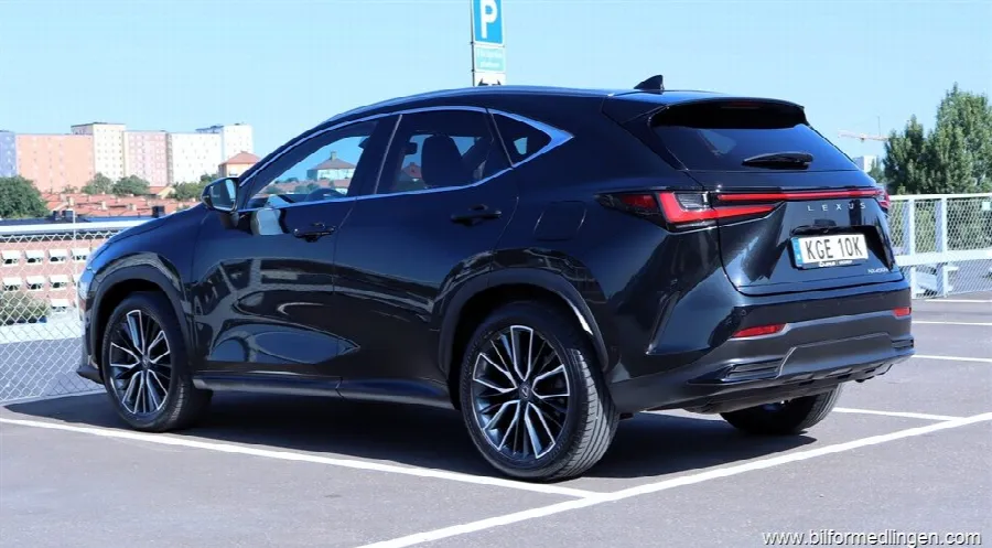 Lexus NX 450h+ Luxury HeadUp/360/Läder/1 ägare/Moms, bild 3 av 12
