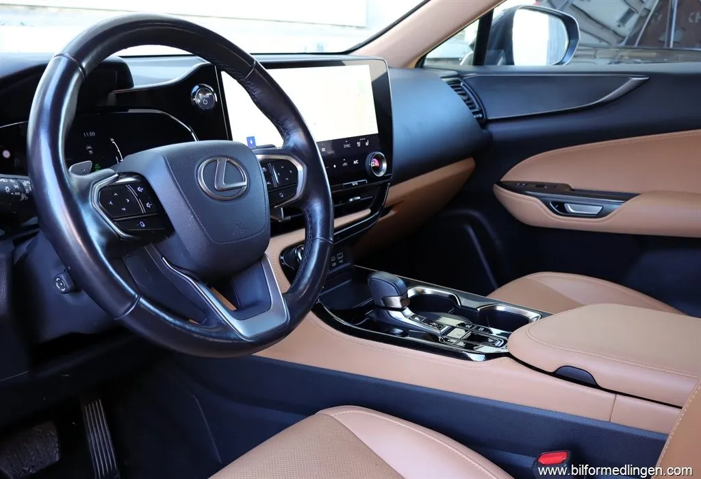 Lexus NX 450h+ Luxury HeadUp/360/Läder/1 ägare/Moms, bild 8 av 12