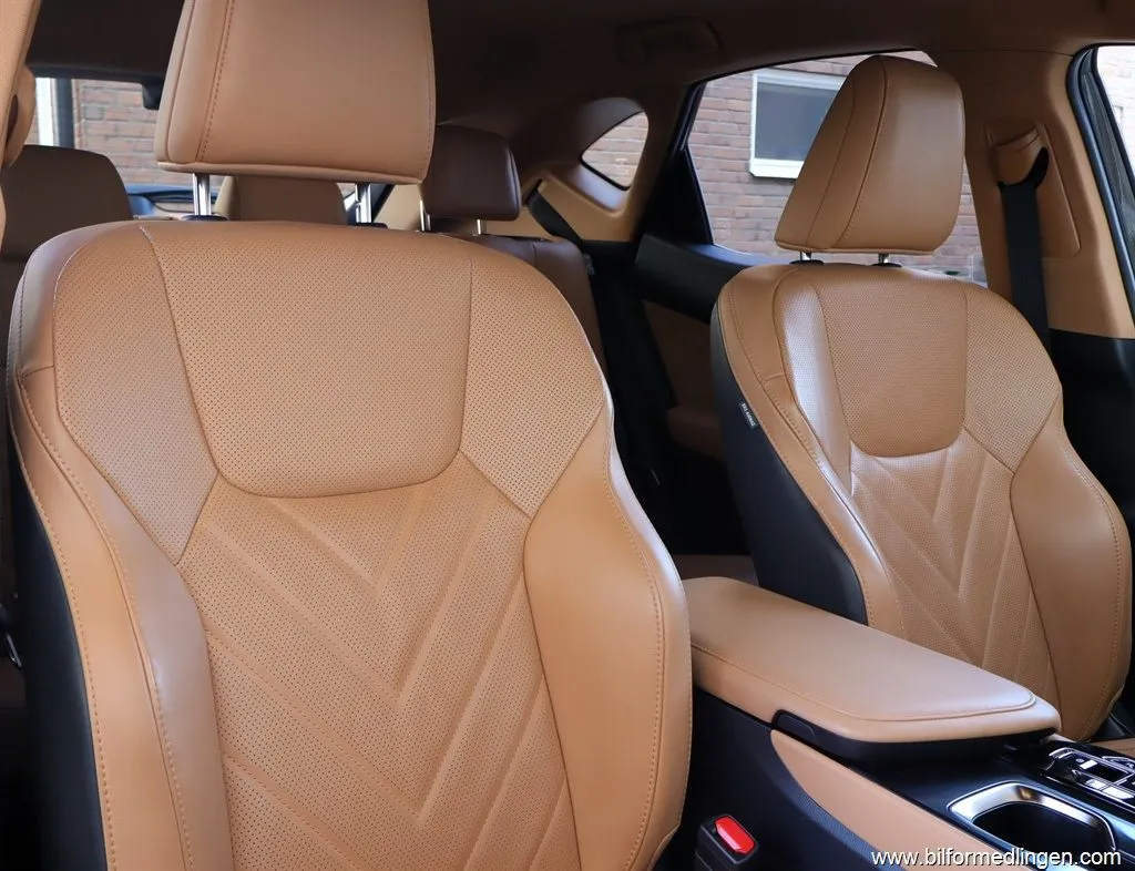 Lexus NX 450h+ Luxury HeadUp/360/Läder/1 ägare/Moms, bild 6 av 12